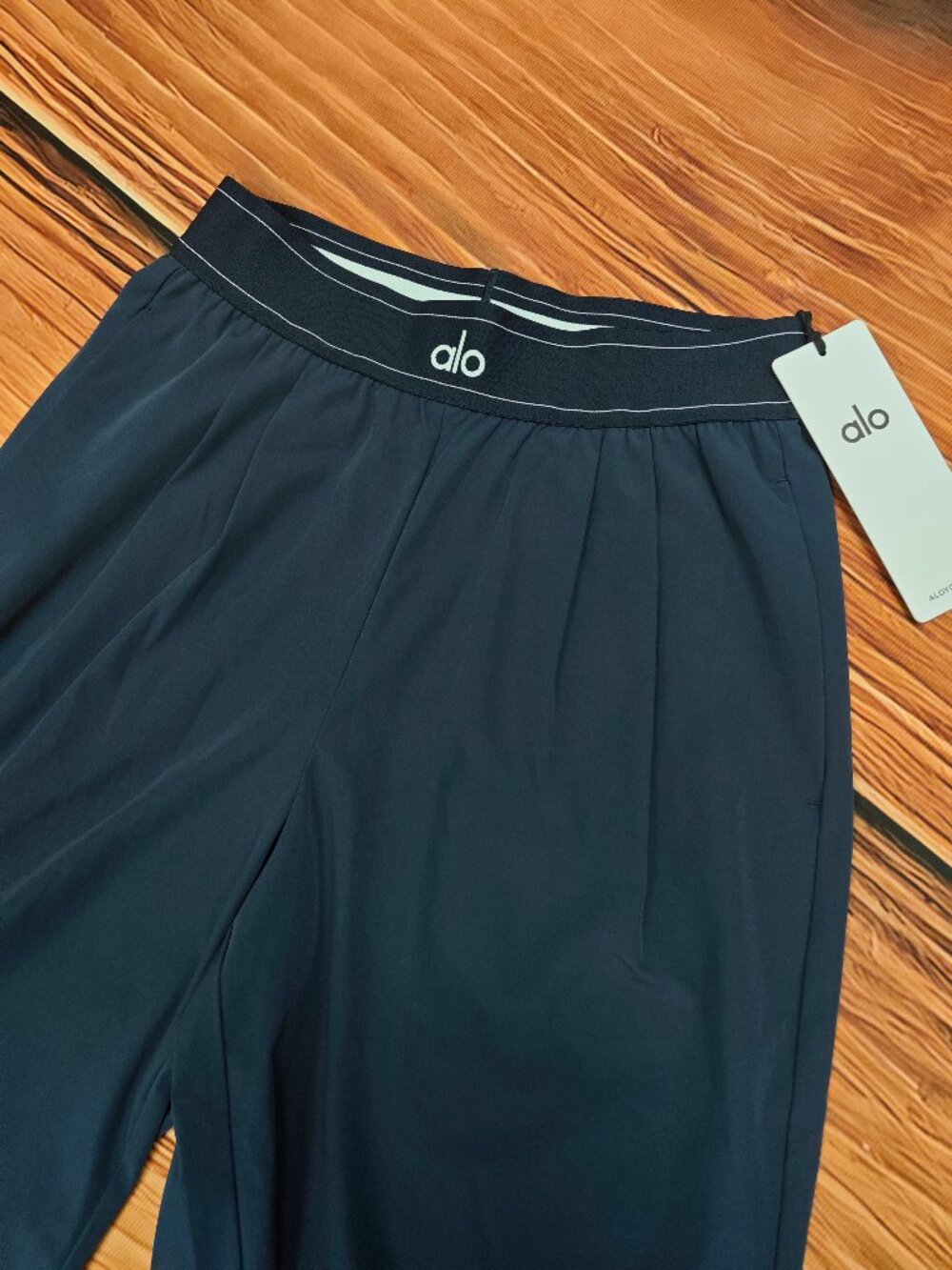 ALO Yoga Navy Blue Trouser (Regular 30”)✈ Brand new with tags✨ - Picture 2 of 8